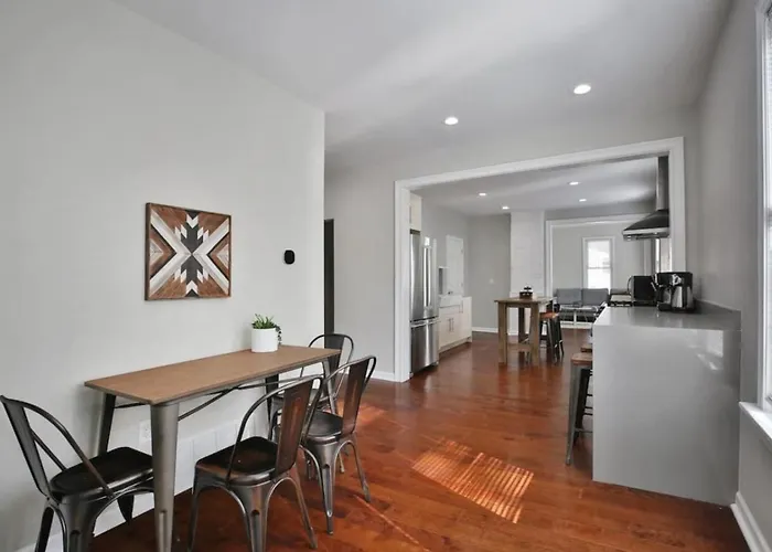 4 Bedrooms Modern Interior Spacious *