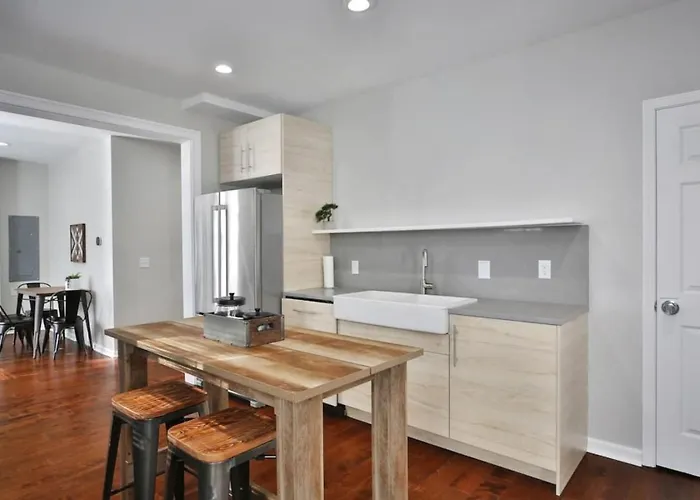 4 Bedrooms Modern Interior Spacious Сasa de vacaciones