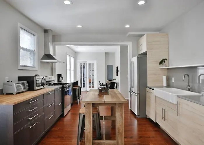 4 Bedrooms Modern Interior Spacious *
