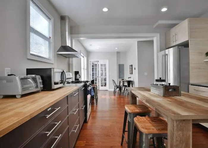 4 Bedrooms Modern Interior Spacious Сasa de vacaciones Columbus