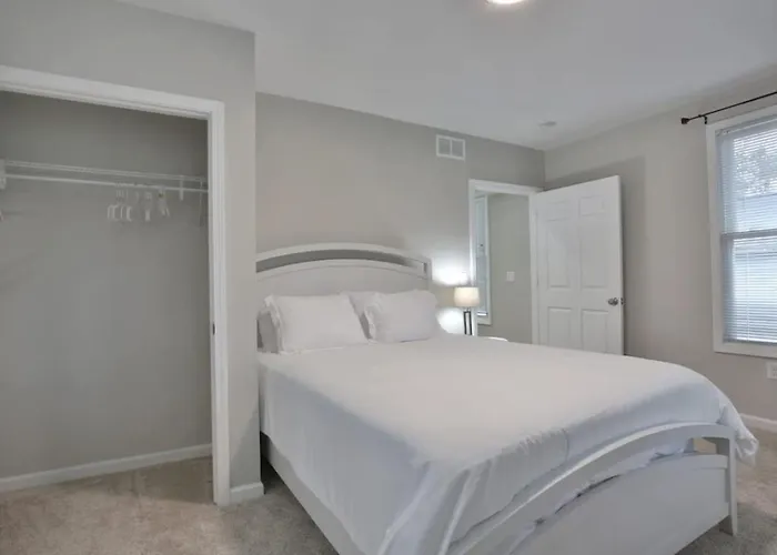 4 Bedrooms Modern Interior Spacious Сasa de vacaciones *